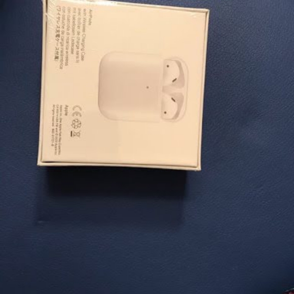 2nd Gen Apple Airpods - Picture 2 of 3